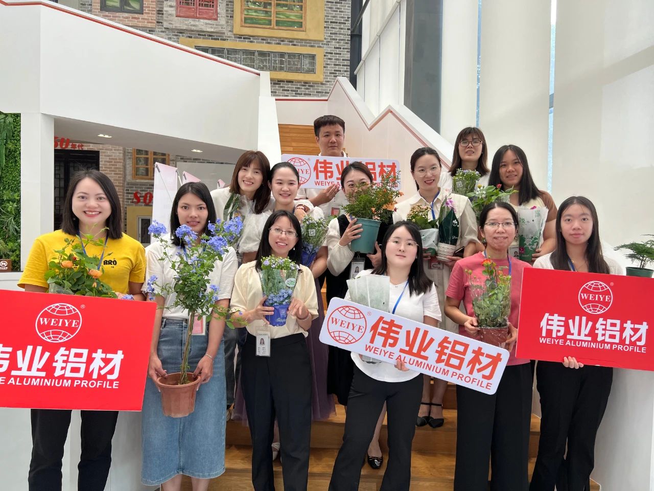 以爱浇灌，，，，，礼赠母亲 | 一定发铝材感恩母亲节职工运动圆满举行